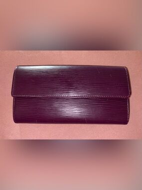 Louis Vuitton Epi Sarah Wallet Purple